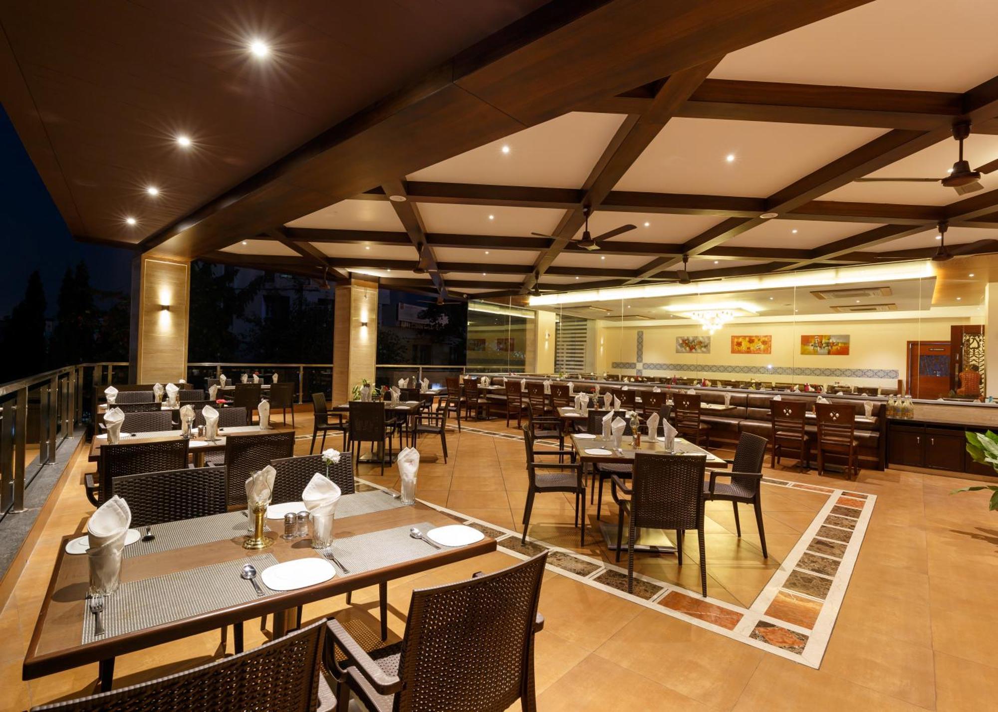 Hotel Ayodhya Kolhapur Dış mekan fotoğraf
