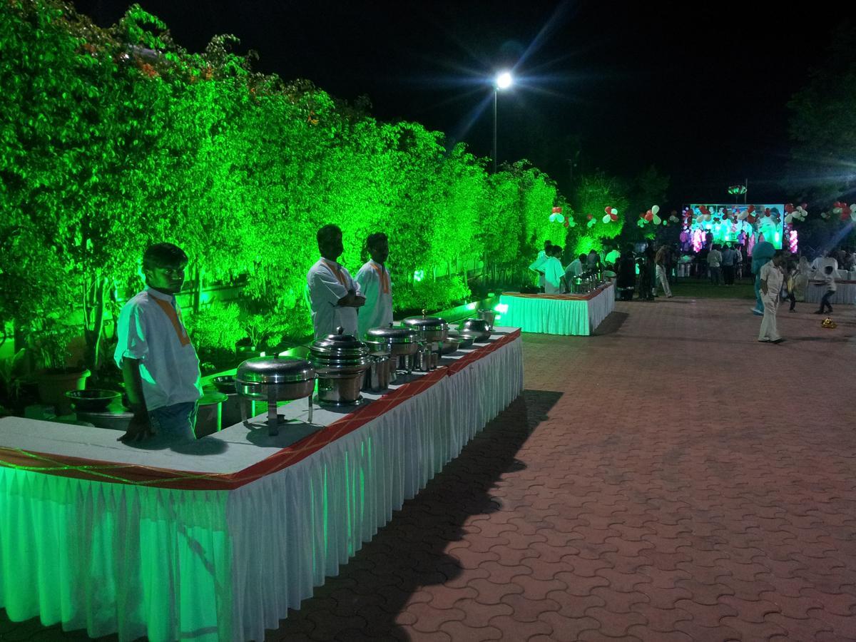 Hotel Ayodhya Kolhapur Dış mekan fotoğraf