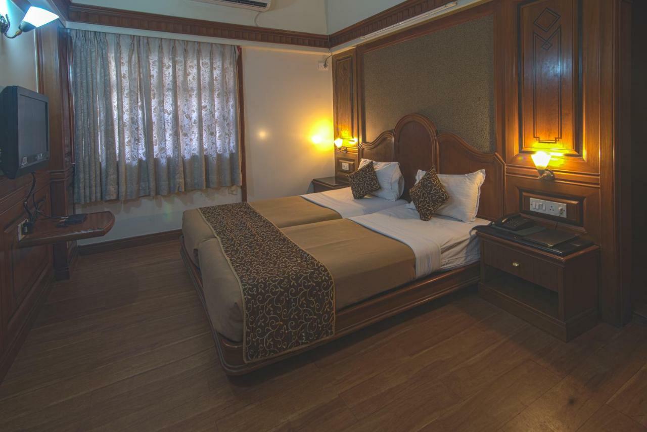 Hotel Ayodhya Kolhapur Dış mekan fotoğraf