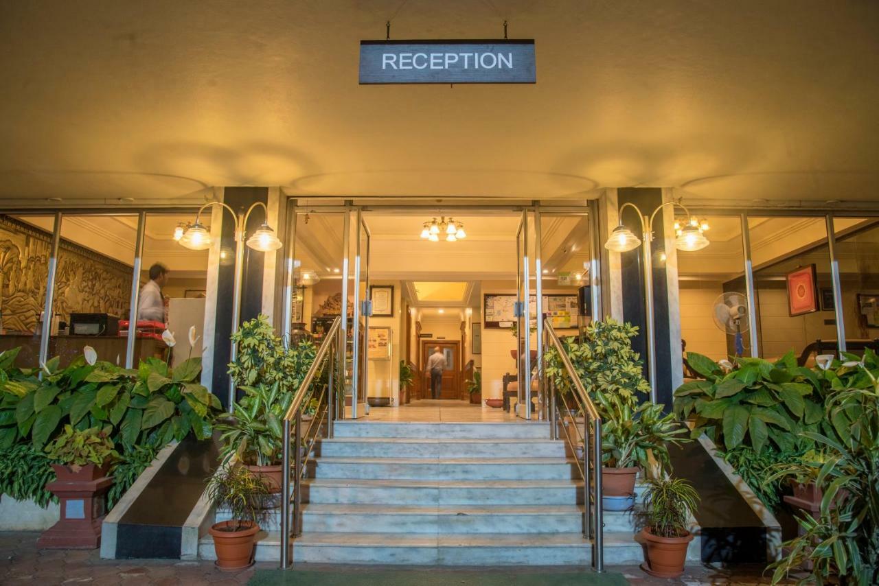 Hotel Ayodhya Kolhapur Dış mekan fotoğraf