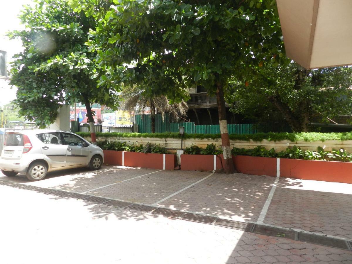 Hotel Ayodhya Kolhapur Dış mekan fotoğraf