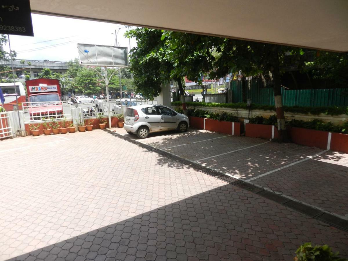 Hotel Ayodhya Kolhapur Dış mekan fotoğraf