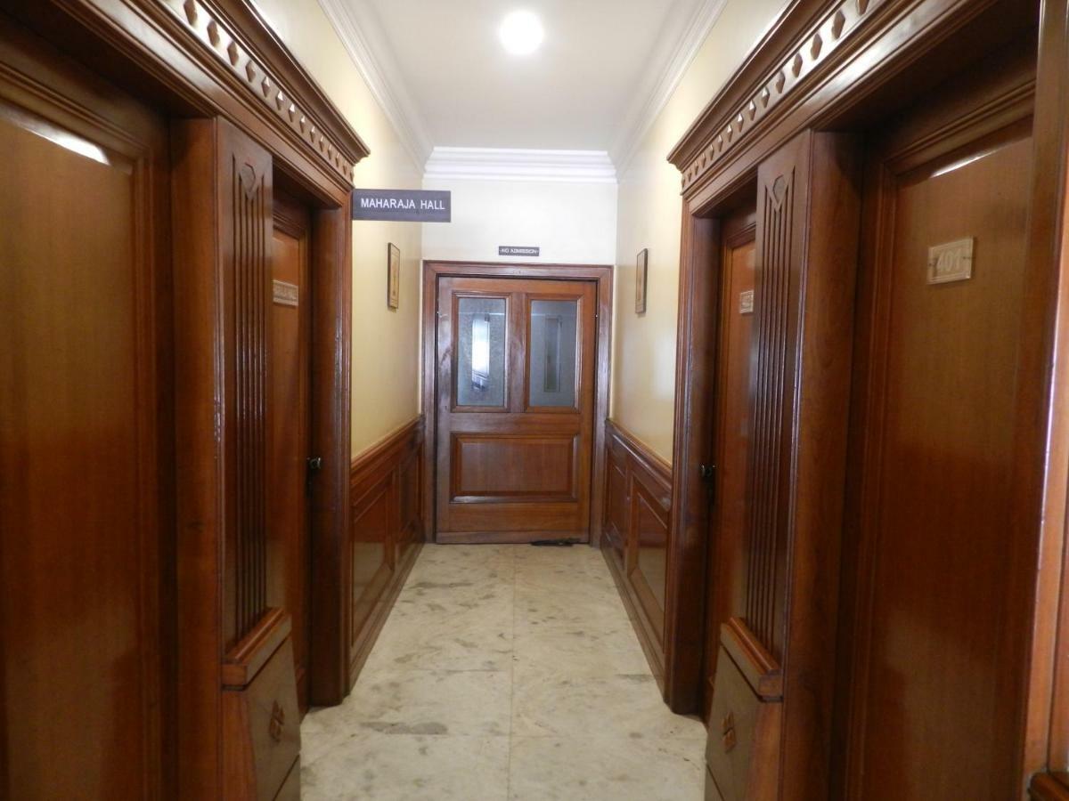 Hotel Ayodhya Kolhapur Dış mekan fotoğraf